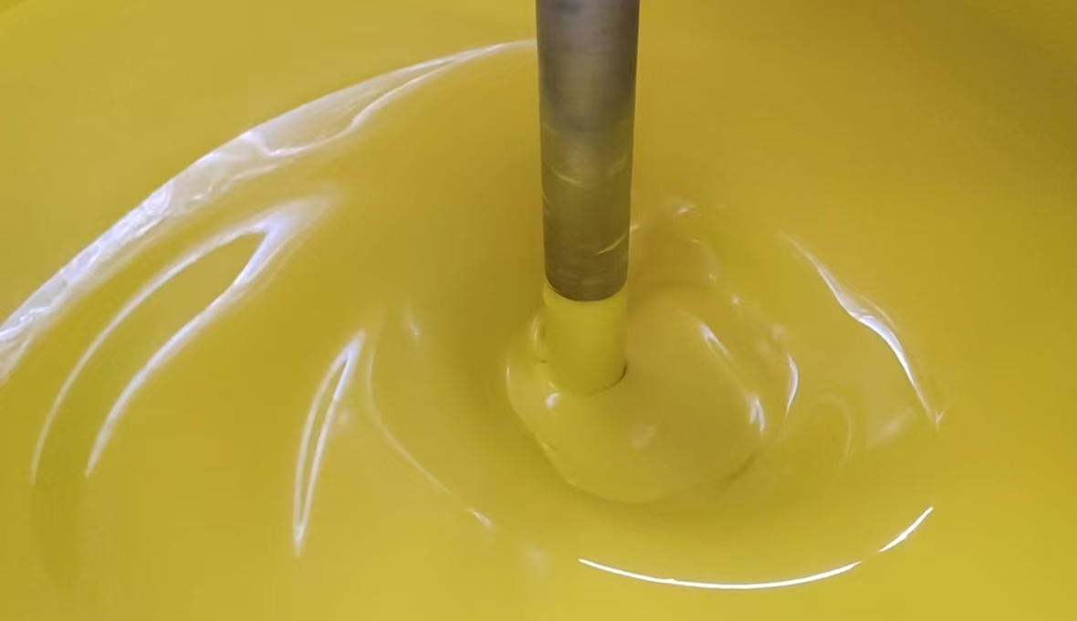 水性工业漆与传统溶剂型涂料价格深度对比